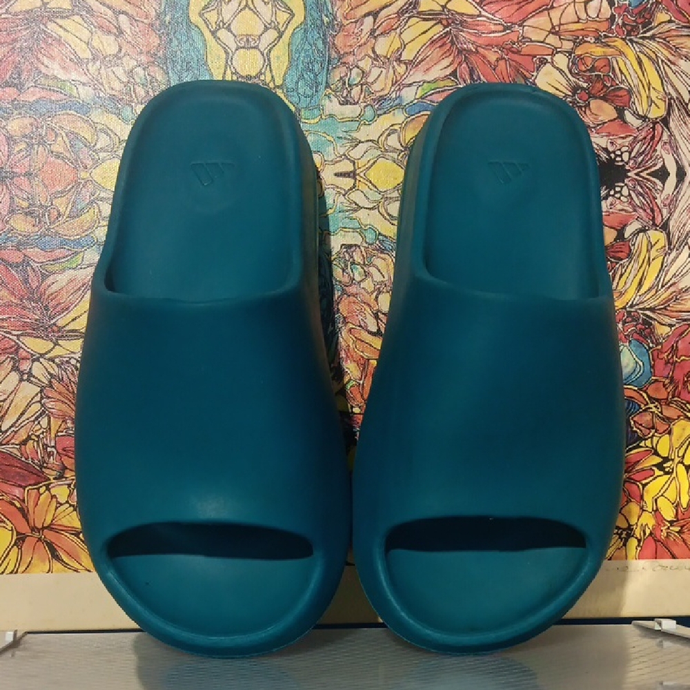 Teal Yeezy Slide Sandals - Minimal Slip-On Design